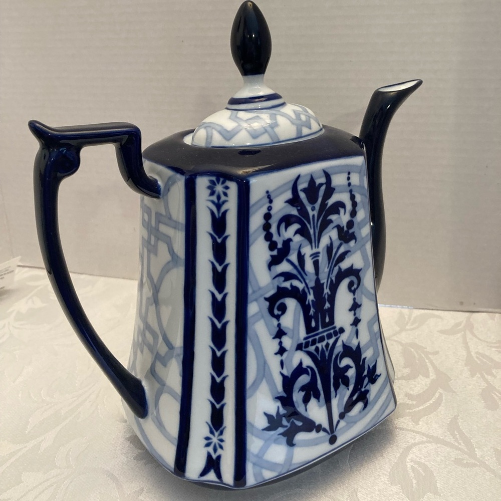 Bombay Windsor  Vintage Blue and White Ceramic Teapot